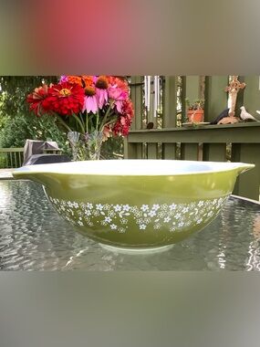 Vintage Pyrex Spring Blossom Green Princess Bowl